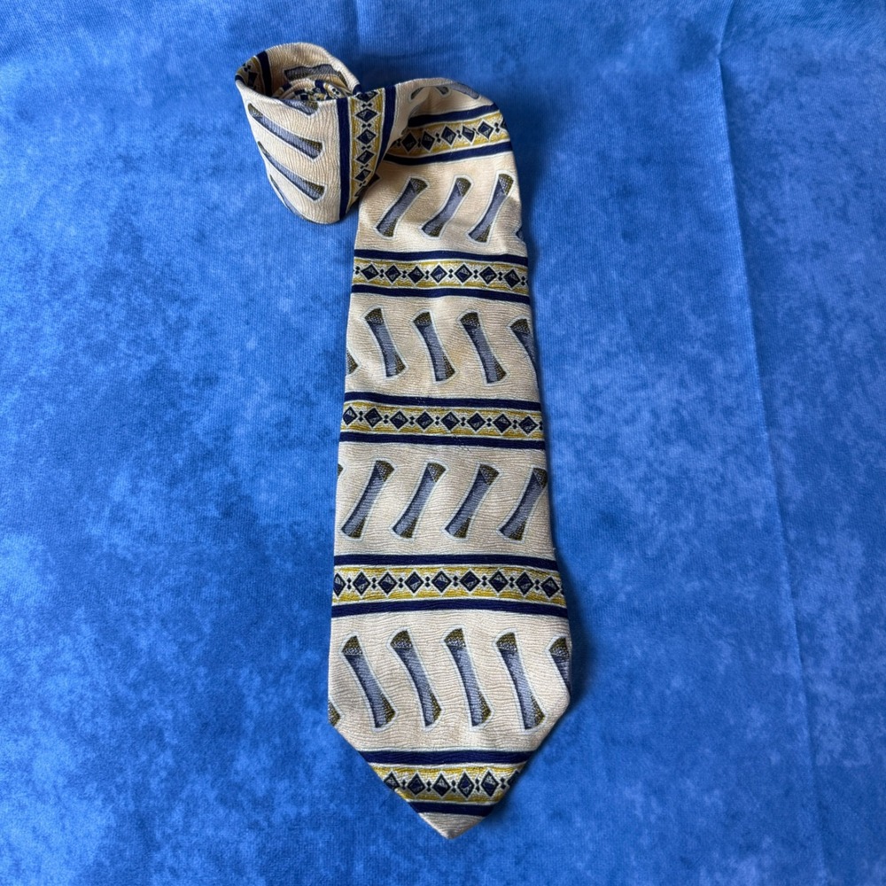 Villa Bugatti 100% Italian Silk Abstract Geometric Necktie Made in Italy